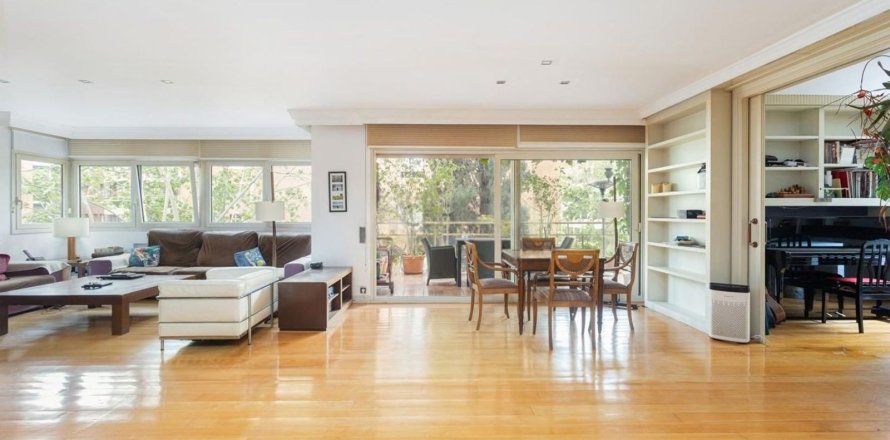 Huoneisto Barcelona, Espanja 5 makuuhuonetta, 273 m2 No. 192059