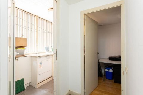 Huoneisto myytävänä Barcelona, Espanja, 5 makuuhuonetta, 273 m2 No. 192059 - kuva 16