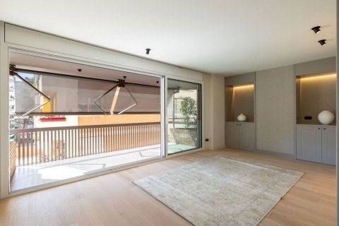 Huoneisto myytävänä Barcelona, Espanja, 5 makuuhuonetta, 200 m2 No. 192060 - kuva 2