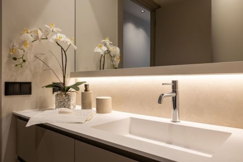 Huoneisto myytävänä Barcelona, Espanja, 5 makuuhuonetta, 200 m2 No. 192060 - kuva 18