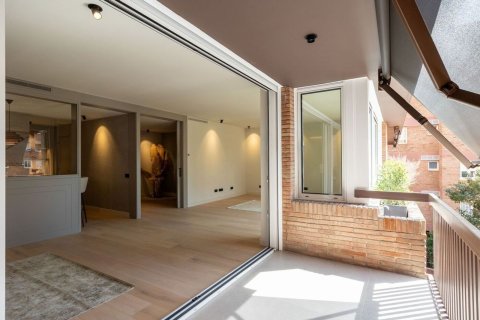 Huoneisto myytävänä Barcelona, Espanja, 5 makuuhuonetta, 200 m2 No. 192060 - kuva 7