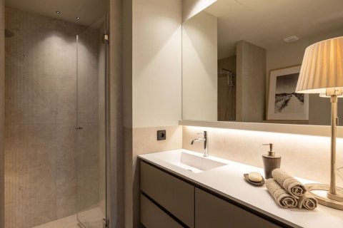 Huoneisto myytävänä Barcelona, Espanja, 5 makuuhuonetta, 200 m2 No. 192060 - kuva 20