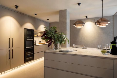 Huoneisto myytävänä Barcelona, Espanja, 5 makuuhuonetta, 200 m2 No. 192060 - kuva 12
