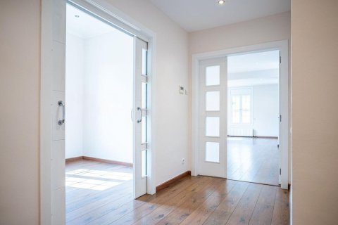 Huoneisto myytävänä Barcelona, Espanja, 5 makuuhuonetta, 203 m2 No. 192058 - kuva 26