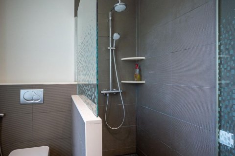 Huoneisto myytävänä Barcelona, Espanja, 5 makuuhuonetta, 203 m2 No. 192058 - kuva 15