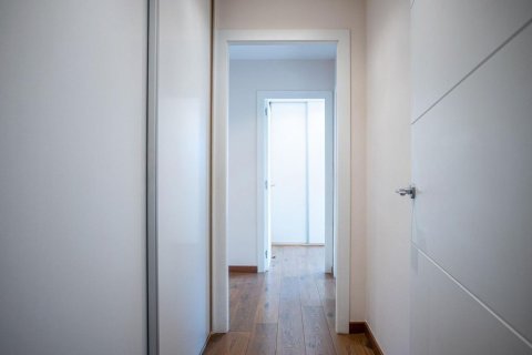 Huoneisto myytävänä Barcelona, Espanja, 5 makuuhuonetta, 203 m2 No. 192058 - kuva 9