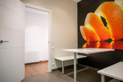 Huoneisto myytävänä Barcelona, Espanja, 5 makuuhuonetta, 203 m2 No. 192058 - kuva 30