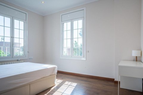 Huoneisto myytävänä Barcelona, Espanja, 5 makuuhuonetta, 203 m2 No. 192058 - kuva 18