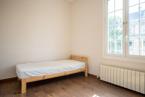 Huoneisto myytävänä Barcelona, Espanja, 5 makuuhuonetta, 203 m2 No. 192058 - kuva 28