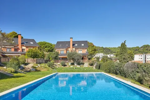 House à L'Ametlla Del Valles, Barcelona, Espagne 6 chambres, 377 m2 No. 167048