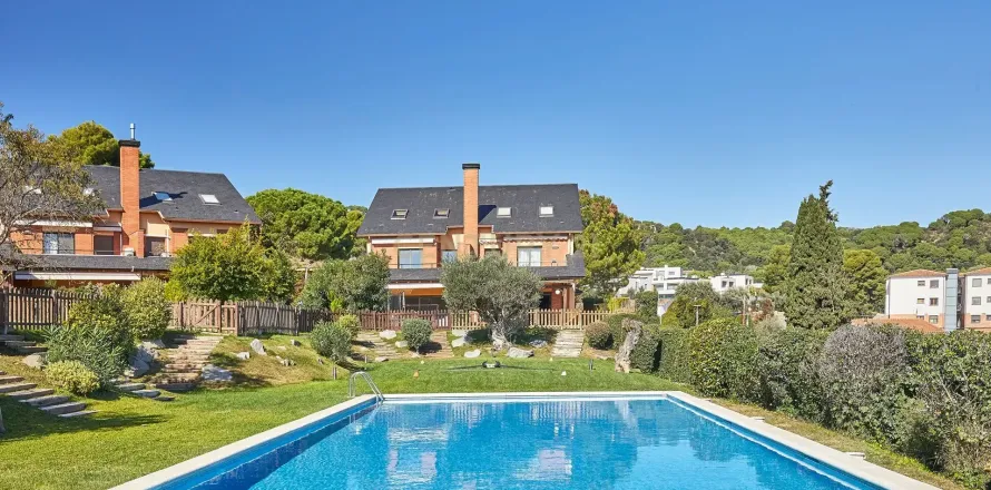House à L'Ametlla Del Valles, Barcelona, Espagne 6 chambres, 377 m2 No. 167048
