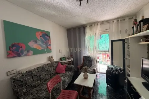Apartment à vendre à Badalona, Barcelona, Espagne, 3 chambres, 65 m2 No. 167045 - photo 2