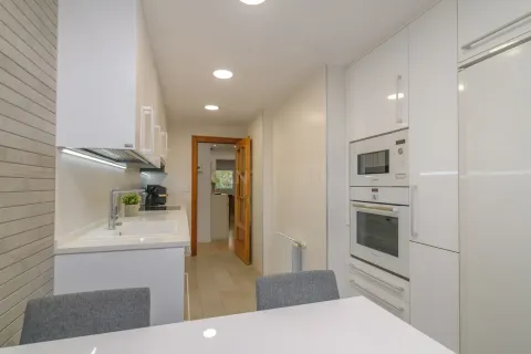 Huoneisto myytävänä Sant Joan Despi, Barcelona, Espanja, 3 makuuhuonetta, 151 m2 No. 167049 - kuva 6