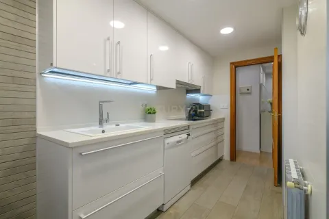 Huoneisto myytävänä Sant Joan Despi, Barcelona, Espanja, 3 makuuhuonetta, 151 m2 No. 167049 - kuva 4