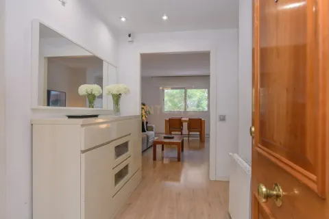 Huoneisto myytävänä Sant Joan Despi, Barcelona, Espanja, 3 makuuhuonetta, 151 m2 No. 167049 - kuva 3