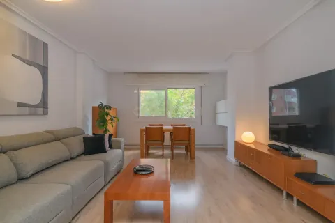 Huoneisto Sant Joan Despi, Barcelona, Espanja 3 makuuhuonetta, 151 m2 No. 167049