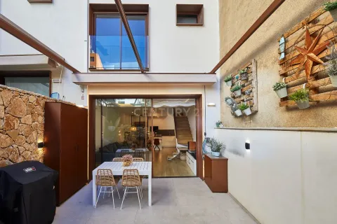House à Tiana, Barcelona, Espagne 4 chambres, 175 m2 No. 167043