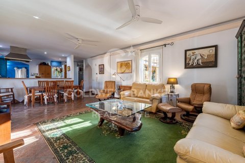 House for sale in Alhaurin de la Torre, Malaga, Spain 4 bedrooms, 567 sq.m. No. 157596 - photo 4