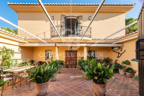 House for sale in Alhaurin de la Torre, Malaga, Spain 4 bedrooms, 567 sq.m. No. 157596 - photo 9