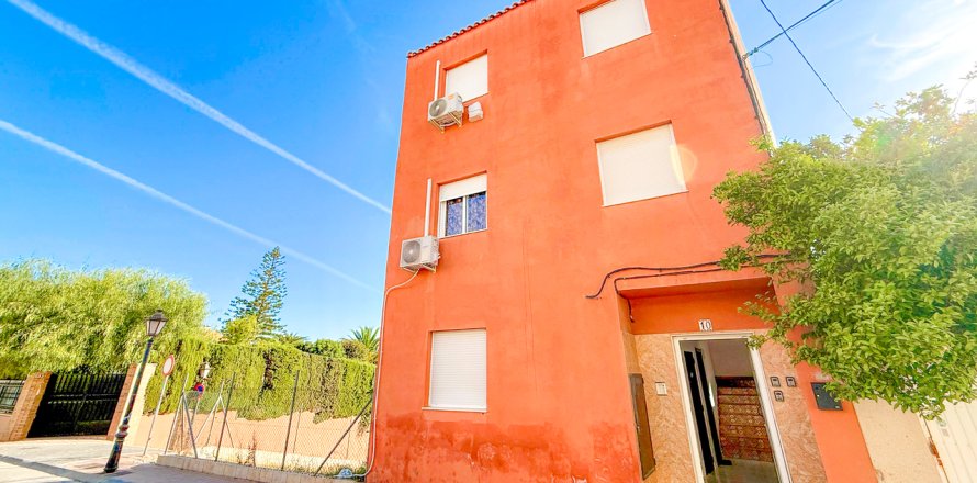 Appartamento a San Miguel de Salinas, Alicante, Spagna 5 camere da letto, 284 mq. N° 190317