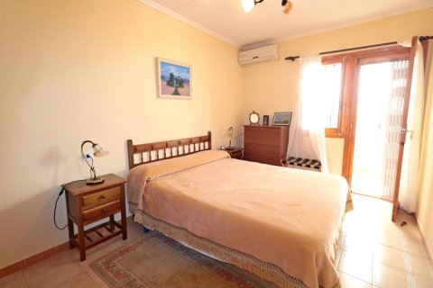Townhouse for sale in Torrevieja, Alicante, Spain 3 bedrooms, 85 sq.m. No. 190319 - photo 18