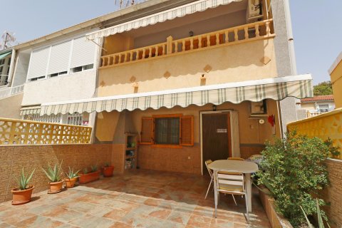 Townhouse for sale in Torrevieja, Alicante, Spain 3 bedrooms, 85 sq.m. No. 190319 - photo 4
