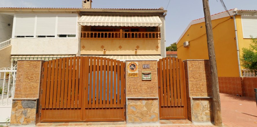 Townhouse in Torrevieja, Alicante, Spain 3 bedrooms, 85 sq.m. No. 190319