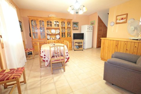 Townhouse for sale in Torrevieja, Alicante, Spain 3 bedrooms, 85 sq.m. No. 190319 - photo 7