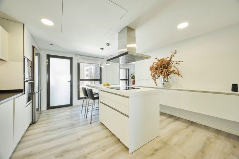 Dzīvoklis pārdošanā Madrid, Spānijā 4 istabas, 200 m2 Nr. 143141 - attēls 7