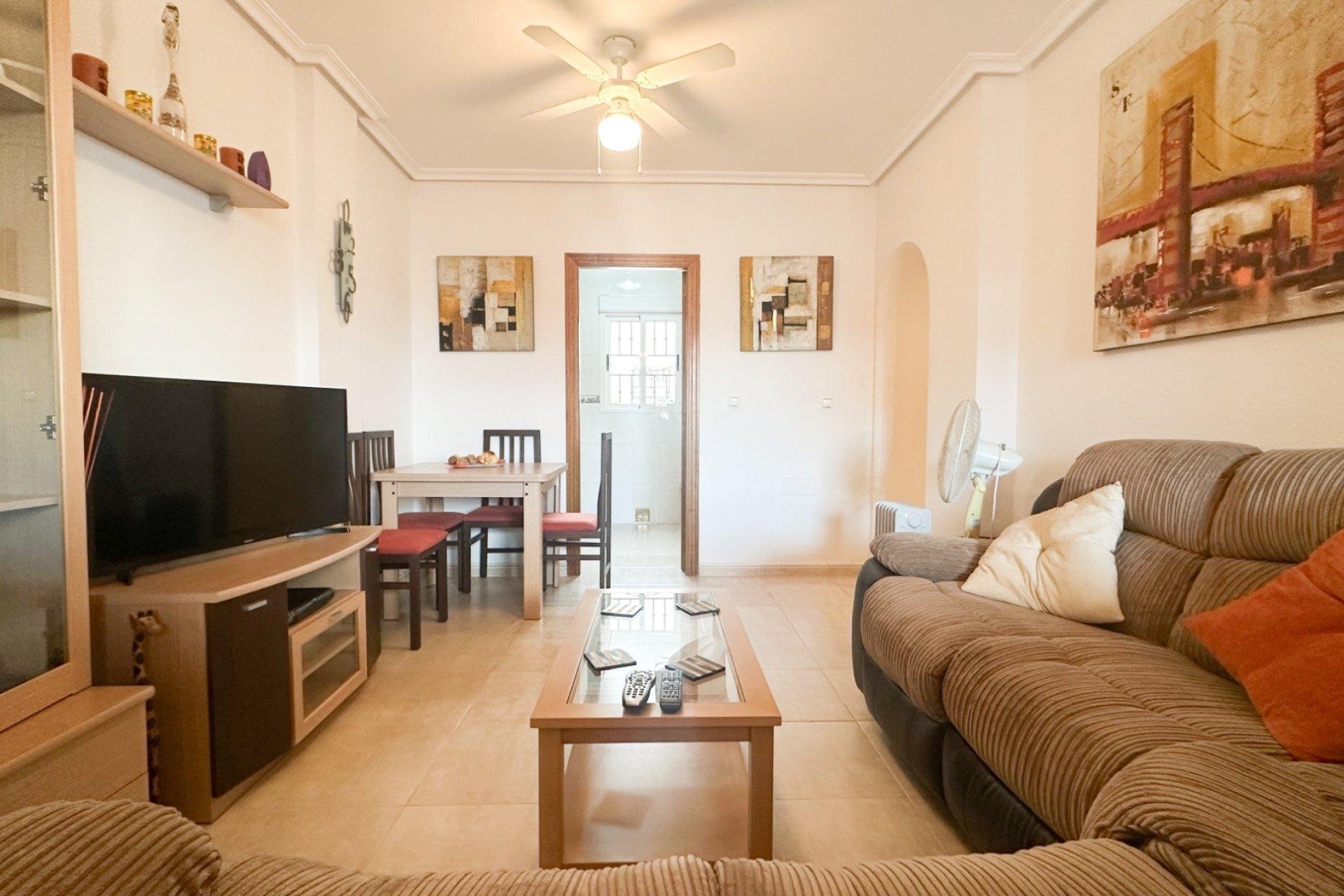 Apartamento en Torrevieja, Alicante, España 2 dormitorios, 66 m2 No. 167309