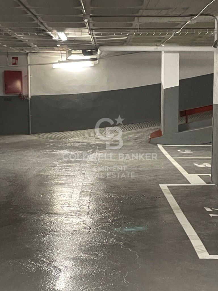 Parking à Barcelona, Espagne No. 186216