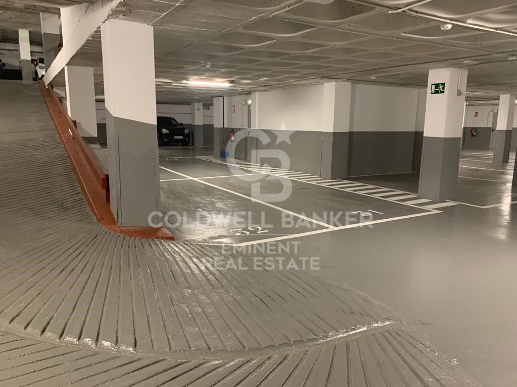 Parking à Barcelona, Espagne No. 186216