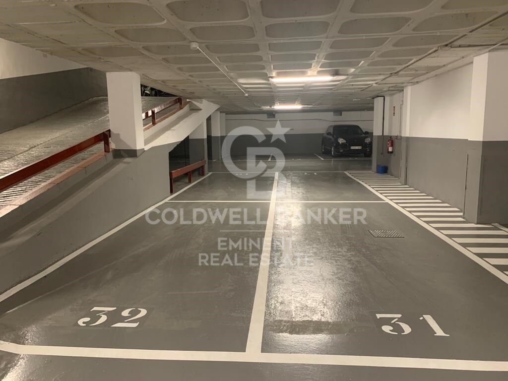 Parking à Barcelona, Espagne No. 186216