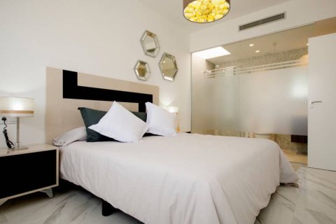 Villa for sale in Alicante, Spain 4 bedrooms, No. 143826 - photo 9