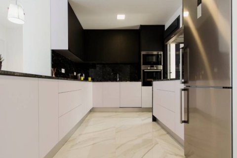 Villa for sale in Alicante, Spain 4 bedrooms, No. 143826 - photo 7