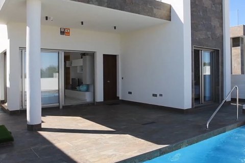 Villa for sale in Alicante, Spain 3 bedrooms, 83 sq.m. No. 143824 - photo 1