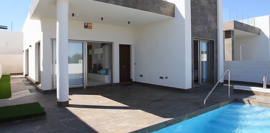 Villa in Alicante, Spain 3 bedrooms, 83 sq.m. No. 143824