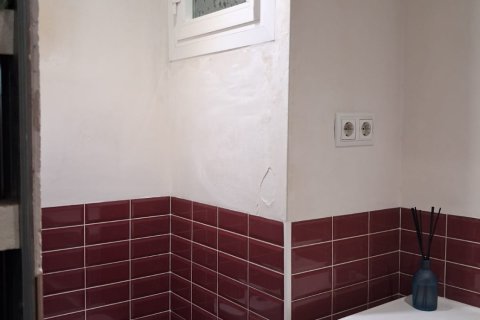 Huoneisto myytävänä L'Hospitalet de Llobregat, Barcelona, Espanja, 2 makuuhuonetta, 53 m2 No. 195780 - kuva 4