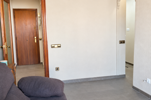 Huoneisto myytävänä L'Hospitalet de Llobregat, Barcelona, Espanja, 2 makuuhuonetta, 53 m2 No. 195780 - kuva 6