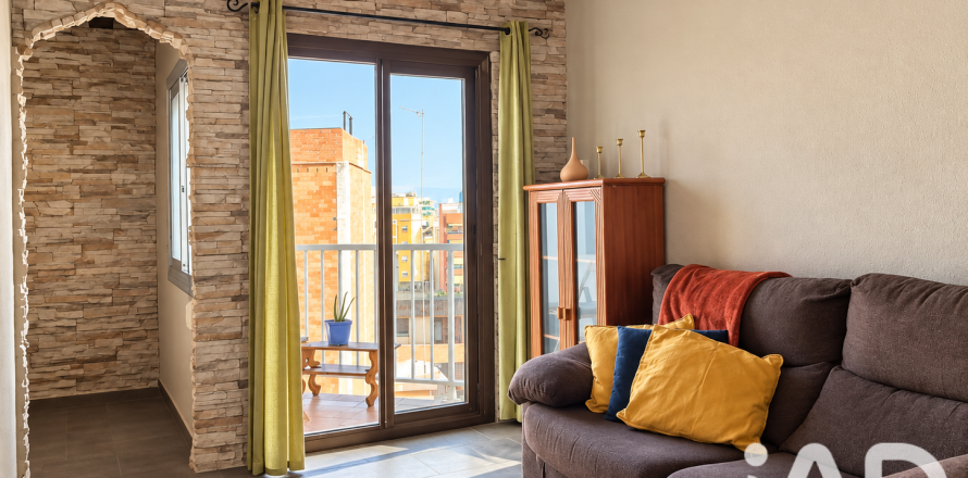 Huoneisto L'Hospitalet de Llobregat, Barcelona, Espanja 2 makuuhuonetta, 53 m2 No. 195780