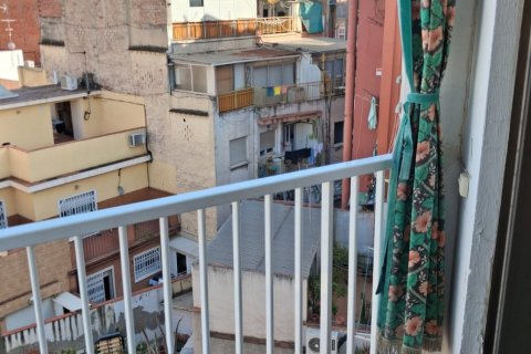 Huoneisto myytävänä L'Hospitalet de Llobregat, Barcelona, Espanja, 2 makuuhuonetta, 53 m2 No. 195780 - kuva 18