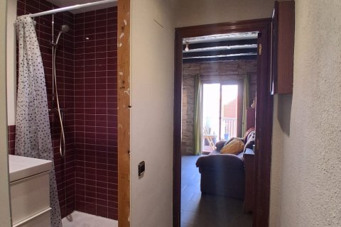 Huoneisto myytävänä L'Hospitalet de Llobregat, Barcelona, Espanja, 2 makuuhuonetta, 53 m2 No. 195780 - kuva 2