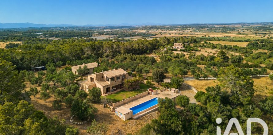 Hus i Petra, Mallorca, Spanien 7 sovrum, 450 kvm. Nr. 196568