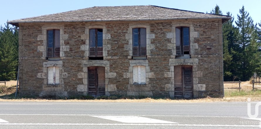 House in O Corgo, Lugo, Spanien 4 Schlafzimmer, 281 m2 Nr. 196574