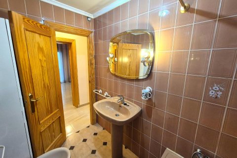 Apartment à louer à Alicante, Espagne, 2 chambres, 69 m2 No. 149387 - photo 11