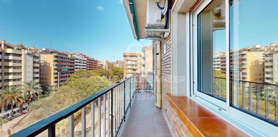 Apartamento en Barcelona, España 2 dormitorios, 108 m2 No. 157145