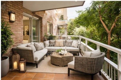 Apartamento en venta en Barcelona, España 3 dormitorios, 220 m2 No. 157143 - foto 3