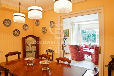 Apartamento en venta en Barcelona, España 3 dormitorios, 220 m2 No. 157143 - foto 2