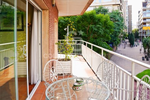 Apartamento en venta en Barcelona, España 3 dormitorios, 220 m2 No. 157143 - foto 7