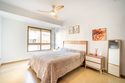 Apartamento en venta en Valencia, València, España 4 dormitorios, 133 m2 No. 157142 - foto 13